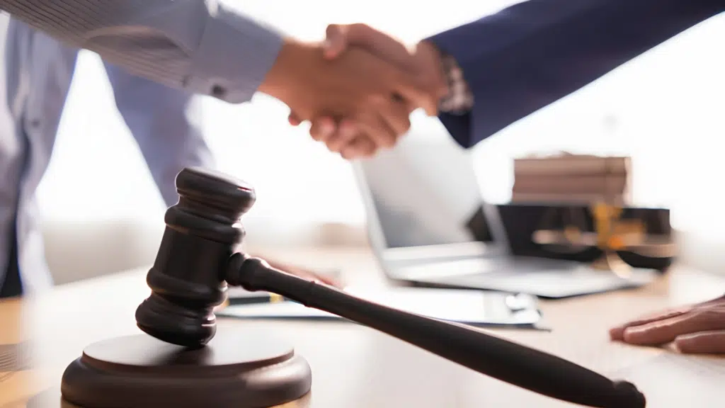 When and How to Change Your Injury Lawyer Mid-Case Safely